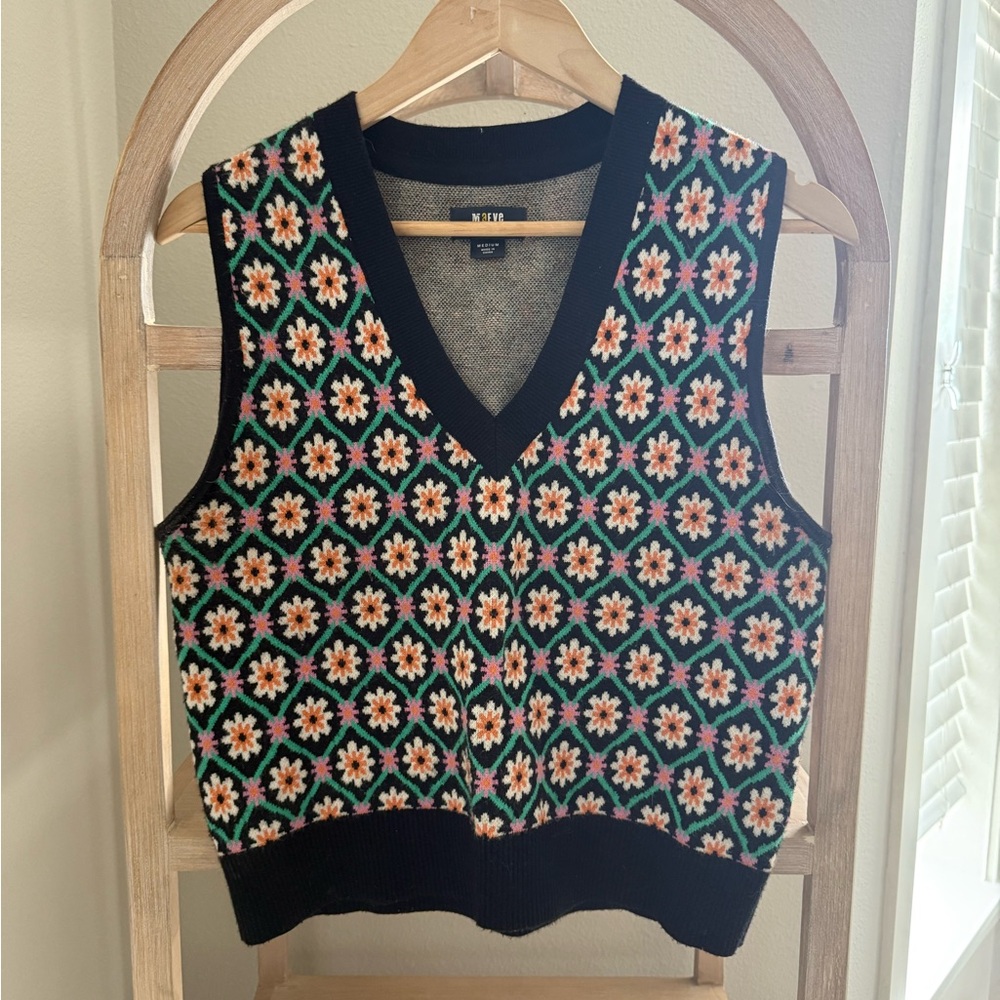 Floral V-Neck Sweater Vest